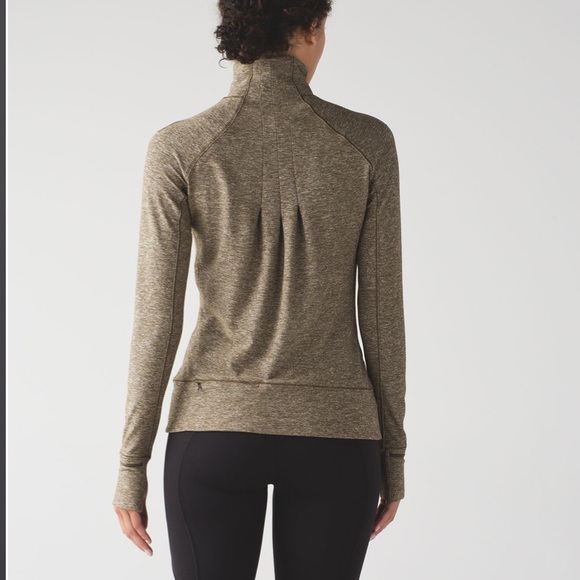 • Lululemon • Women’s Rush Hour 1/2 Zip Sweatshirt 
Heathered Military Green 2 - Picture 2 of 5